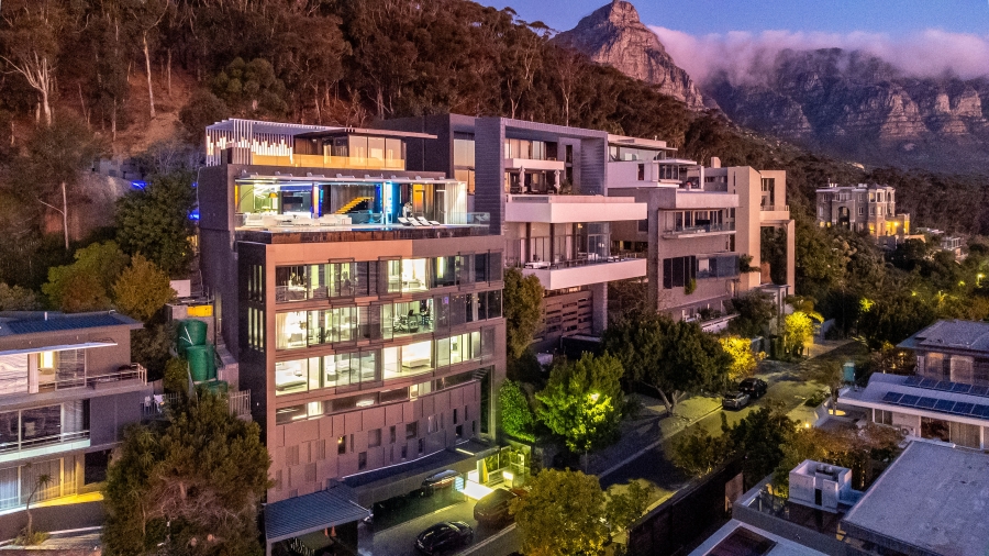 7 Bedroom Property for Sale in Clifton Western Cape